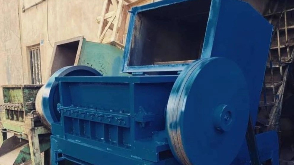 Plastik taşlama makinesi